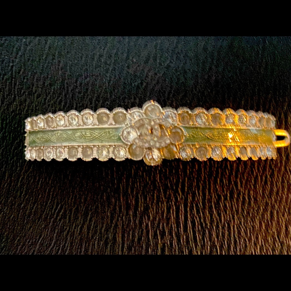 Chanel hair clip